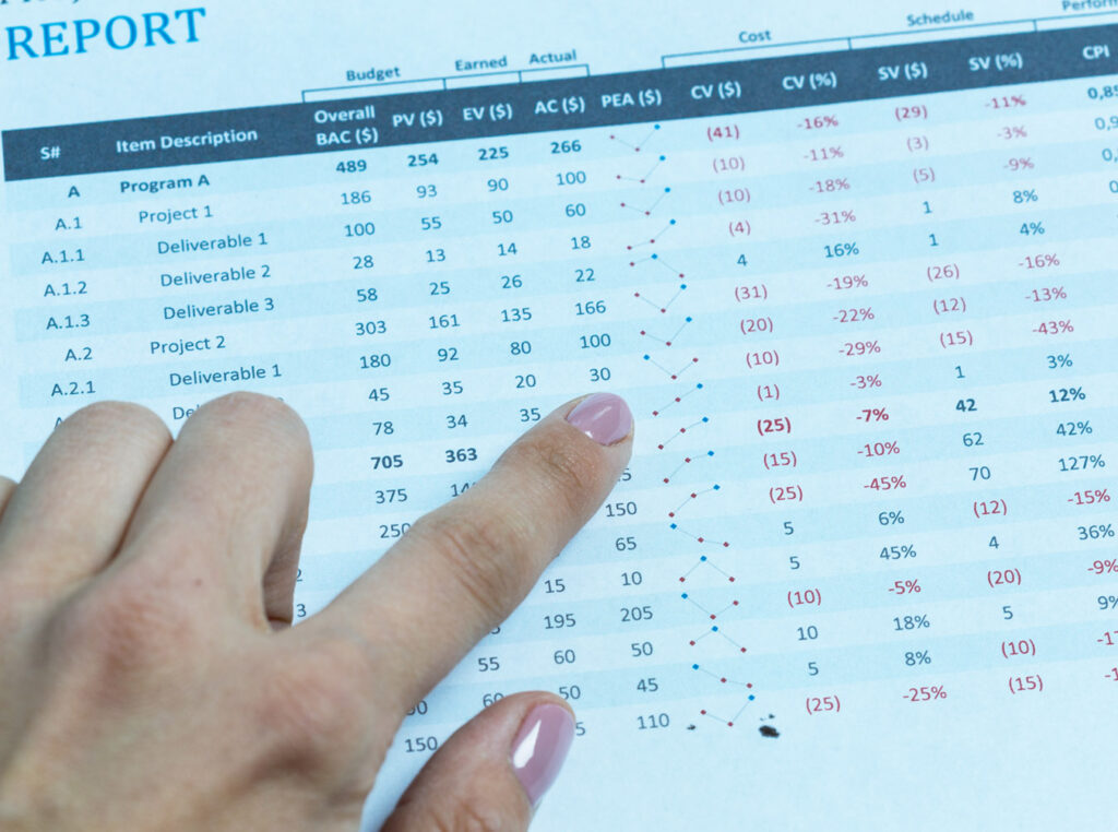 Employee-Finds-income-discrepancy-in-reports