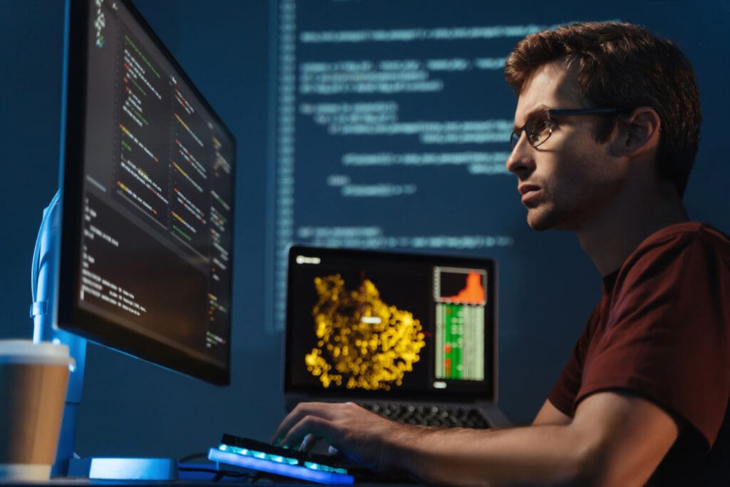 cybercriminal-making-malicious-ransomware-to-sell